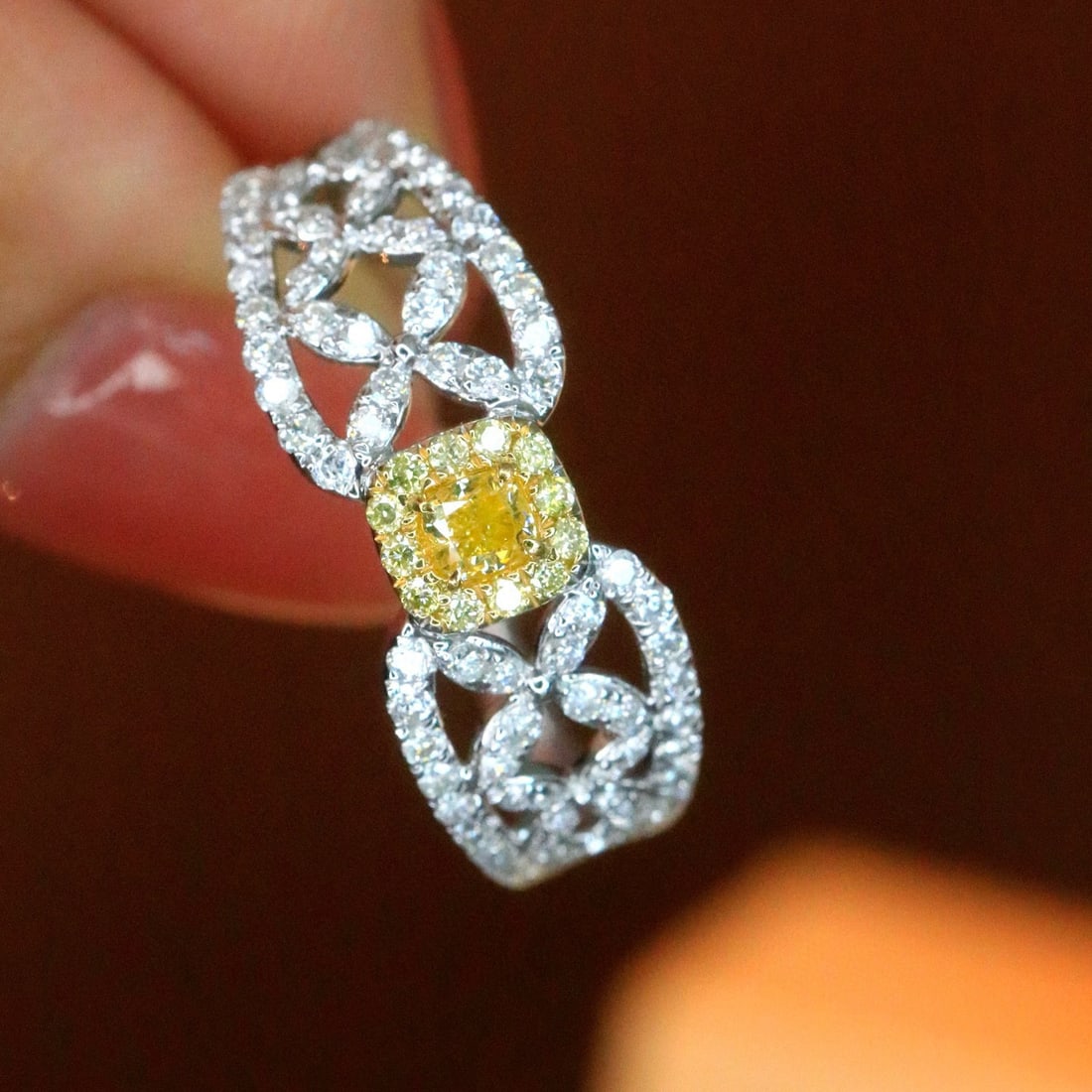 14k Gold 0.68 Ct Natural Color Diamond Ring - 5