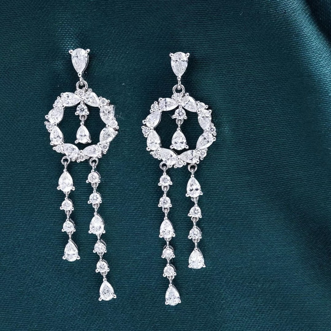 14k Gold 1.86 Ctw Natural H Diamond Earrings: Ref:230986336 // gold content:14k gold // main gemstone:diamond // shape:pear // carat weight:1. 50ct // clarity grade:vs-si // color:h // treatment:natural // // adjacent gemstone 2 : diamond // shap