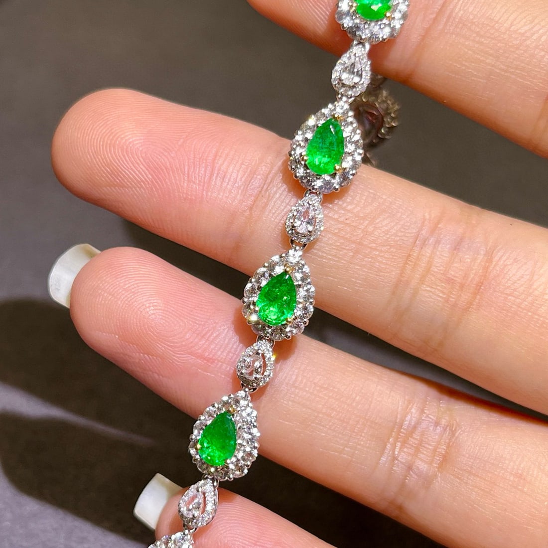 14k Gold 3.19 Ctw Vivid Green Natural Emerald & Diamond Bracelet - 5