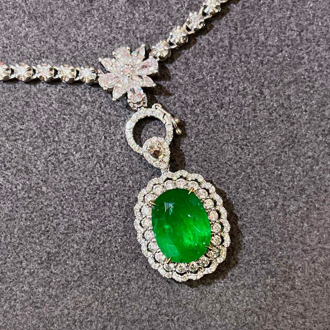 14k Gold 3.93 Ctw Vivid Green Natural Emerald & Diamond Pendant( Without Chain ) - 6