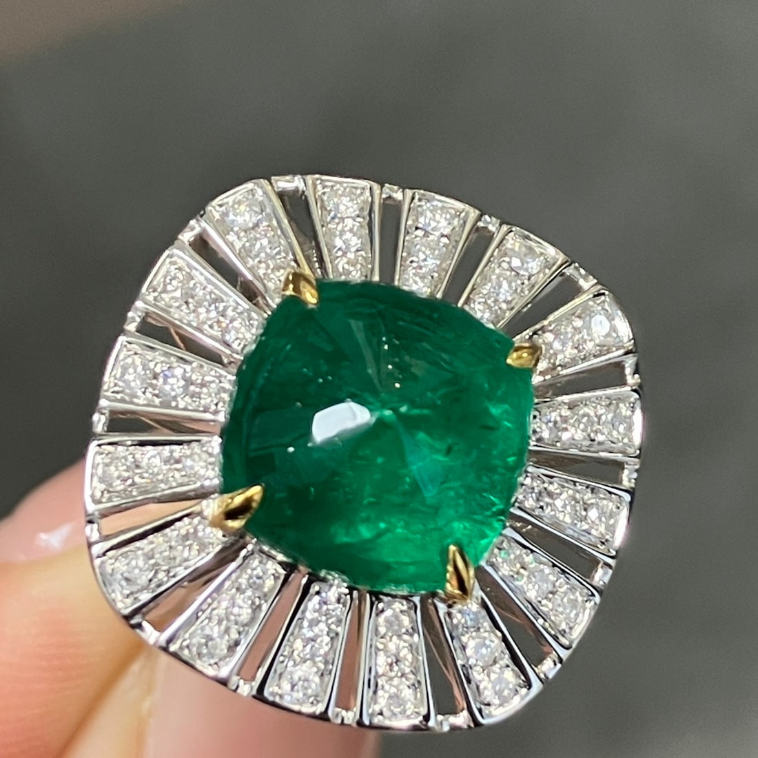 14k Gold 5.46 Ctw Natural Emerald & Diamond Ring/pendant( Without Chain ) - 2
