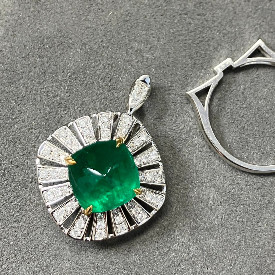 14k Gold 5.46 Ctw Natural Emerald & Diamond Ring/pendant( Without Chain ) - 6