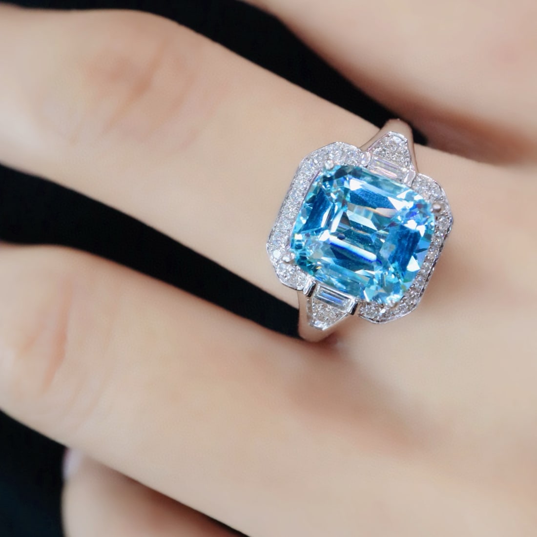 14k Gold 3.13 Ctw Natural Aquamarine & Diamond Ring - 3