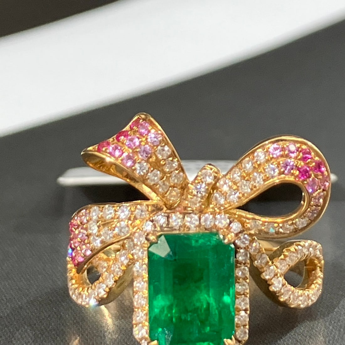 14k Gold 2.66 Ctw Vivid Green Natural Emerald & Diamond Ring - 4