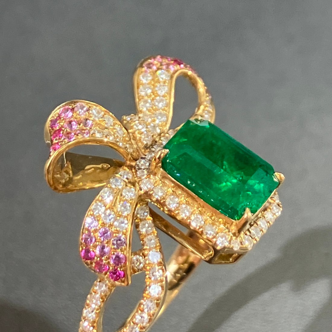 14k Gold 2.66 Ctw Vivid Green Natural Emerald & Diamond Ring - 6