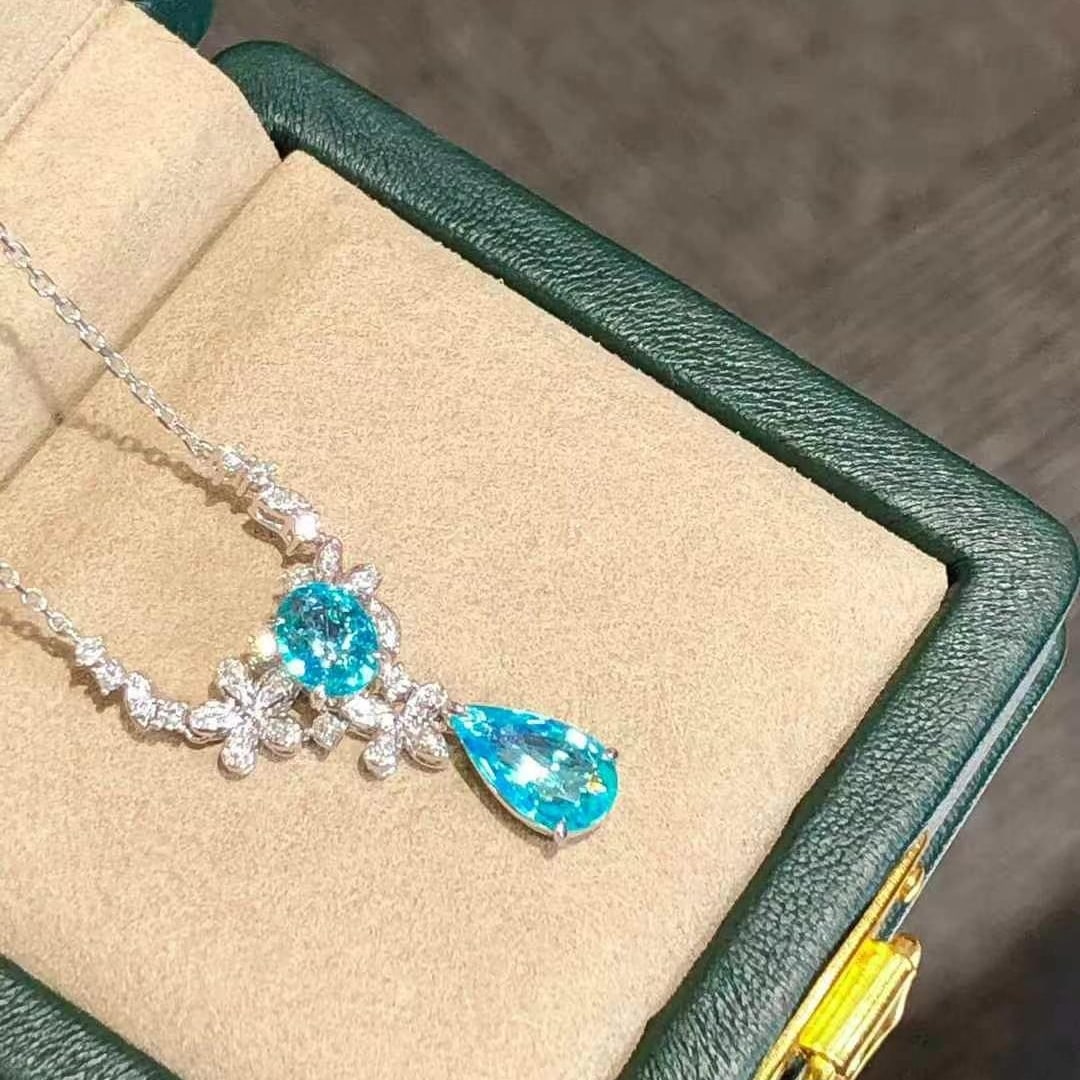 14k Gold 2.04 Ctw Natural Paraiba Tourmaline & Diamond Necklace: Ref:230986370 // gold content:14k gold // main gemstone:paraiba tourmaline // shape:multiply // carat weight:1. 87ct // color:blue // treatment:natural // // adjacent gemstone 2 : diamond //