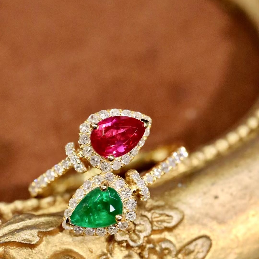 14k Gold 1.03 Ctw Natural Ruby & Emerald & Toi Et Moi Ring: Ref:230986372 // gold content:14k gold // ring size:7. 25us // // main gemstone:ruby // shape:pear // carat weight:0. 58ct // color:red // treatment:natural // // adjacent gemstone 2 : emerald //