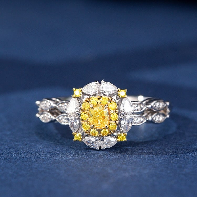 14k Gold 0.69 Ctw Natural Yellow Diamond & Diamond Ring - 2
