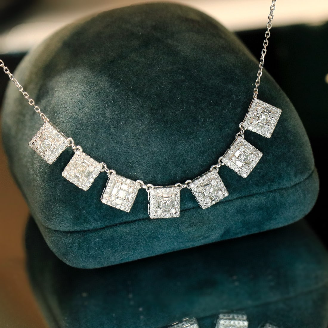 14k Gold 0.9 Ct Natural H Diamond Necklace: Ref:230986392 // gold content:14k gold // main gemstone:diamond // shape:multiply // carat weight:0. 9ct // clarity grade:vs-si // color:h // treatment:natural // Condition: New Low Estimate: 4000.00