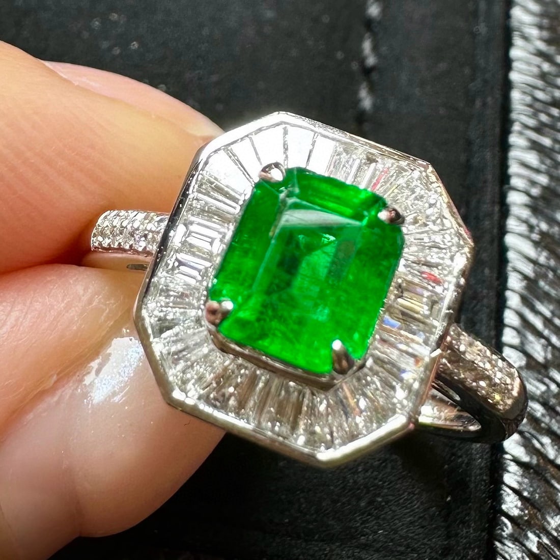 14k Gold 1.41 Ctw Vivid Green Natural Emerald & Diamond Ring: Ref:230986394 // gold content:14k gold // ring size:7. 25us // // main gemstone:emerald // shape:octagonal // carat weight:1. 1ct // color:vivid green // treatment:natural // // adjacent gemstone 2 :