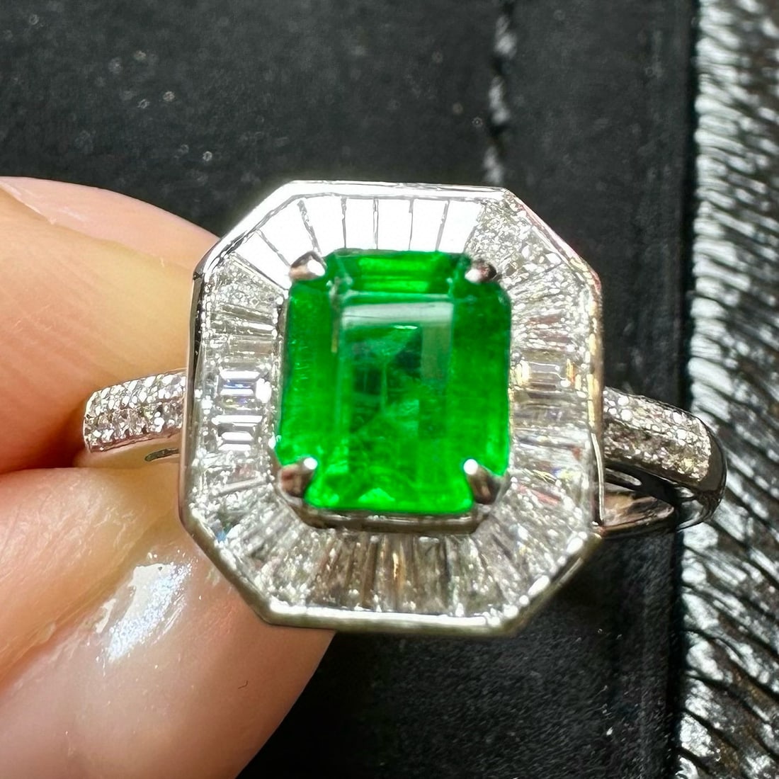 14k Gold 1.41 Ctw Vivid Green Natural Emerald & Diamond Ring - 2