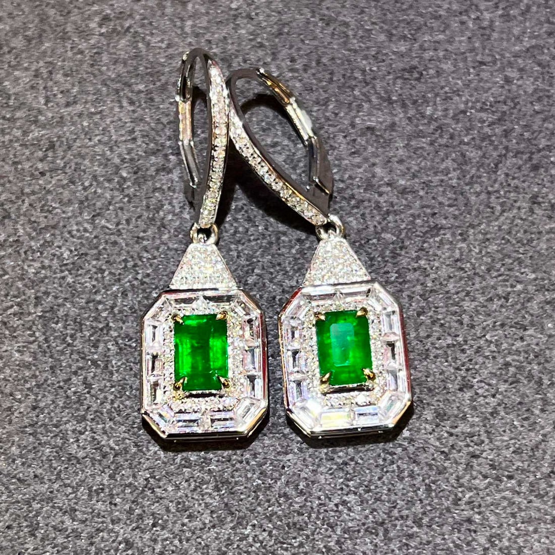 14k Gold 1.56 Ctw Vivid Green Natural Emerald & Diamond Earrings - 4