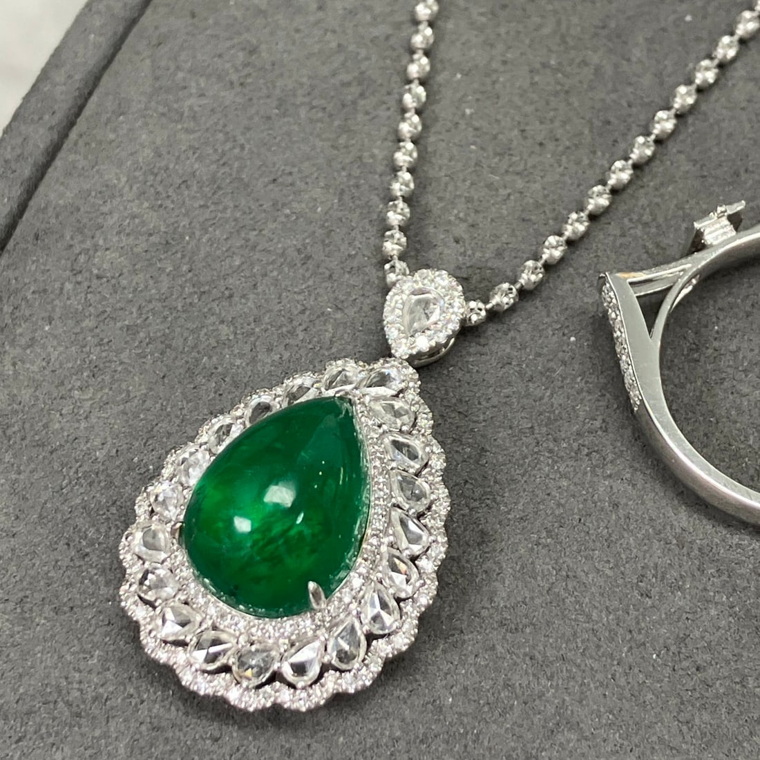14k Gold 9.55 Ctw Vivid Green Natural Emerald & Diamond Ring/pendant( Without Chain ) - 8