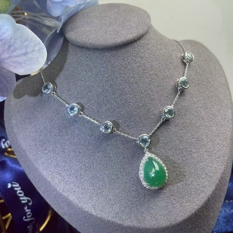 14k Gold 12.15 Ctw Natural Emerald & Topaz Necklace - 3