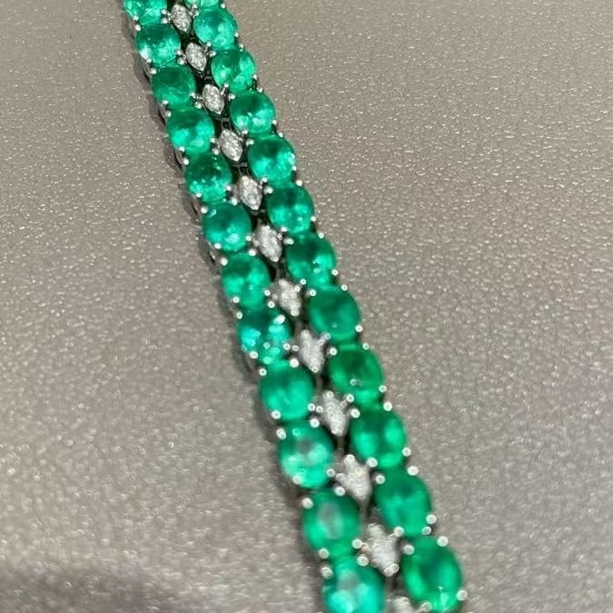 14k Gold 16 Ct Natural Emerald & Diamond Bracelet - 2
