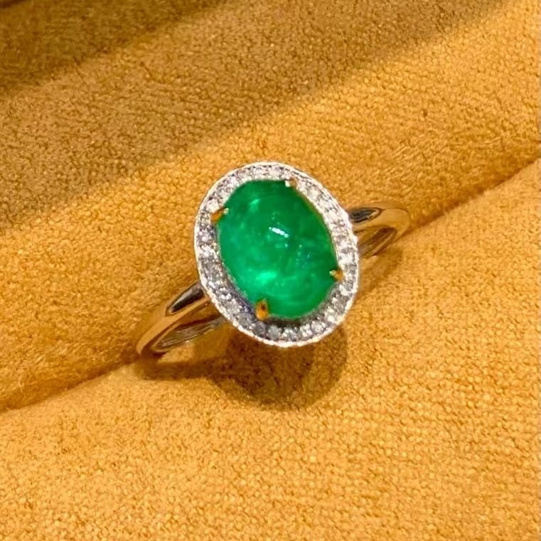 14k Gold 2 Ct Natural Emerald & Diamond Ring: Ref:230986412 // gold content:14k gold // ring size:7. 25us // // main gemstone:emerald // shape:oval // carat weight:2ct // color:green // treatment:natural // // adjacent gemstone 2 : diamond //