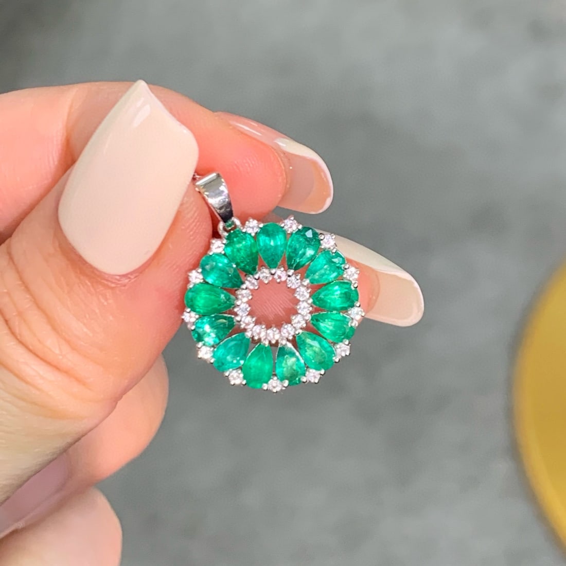 14k Gold 3 Ct Natural Emerald & Sapphire Pendant( Without Chain ) - 4