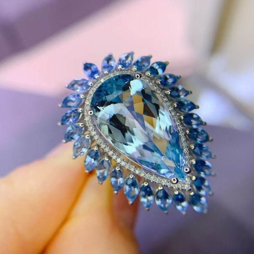 14k Gold 9.31 Ctw Natural Aquamarine & Aquamarine Ring: Ref:230986417 // gold content:14k gold // ring size:7. 25us // // main gemstone:aquamarine // shape:pear // carat weight:7. 5ct // color:blue // treatment:natural // // adjacent gemstone 2 :