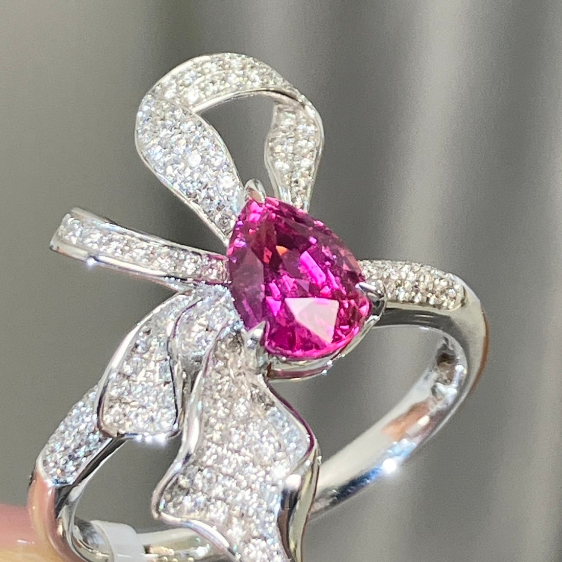 14k Gold 1.21 Ct Natural Ruby & Diamond Ring: Ref:230986422 // gold content:14k gold // ring size:7. 25us // // main gemstone:ruby // shape:pear // carat weight:1. 21ct // color:red // treatment:natural // // adjacent gemstone 2 : diamond //