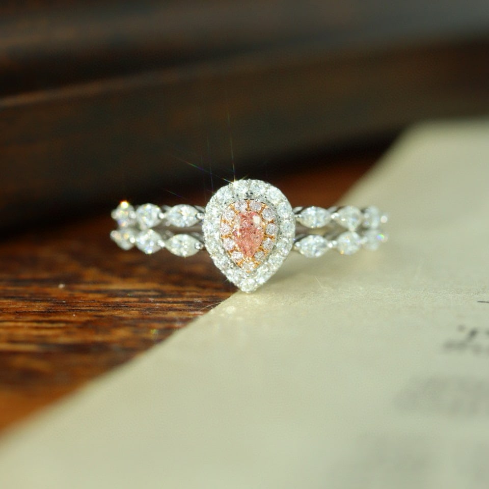 14k Gold 0.51 Ctw Natural Pink Diamond & Diamond Ring: Ref:230986437 // gold content:14k gold // ring size:7. 25us // // main gemstone:pink diamond // shape:pear // carat weight:0. 06ct // color:pink // treatment:natural // // adjacent gemstone 2 :