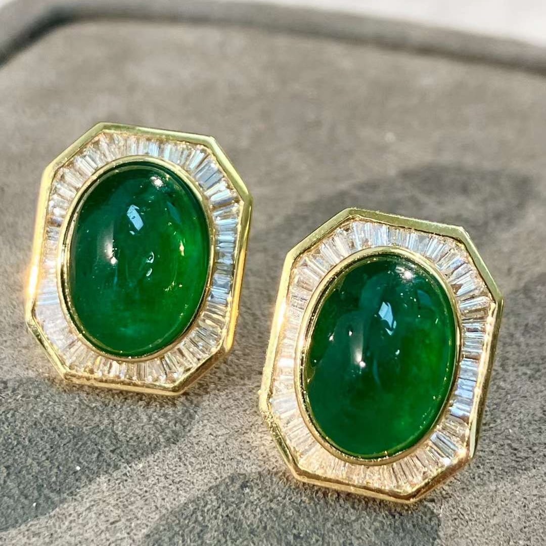 14k Gold 8.20 Ctw Vivid Green Natural Emerald & Diamond Earrings: Ref:230986442 // gold content:14k gold // main gemstone:emerald // shape:oval // carat weight:7. 35ct // color:vivid green // treatment:natural // // adjacent gemstone 2 : diamond // shape:baguette //