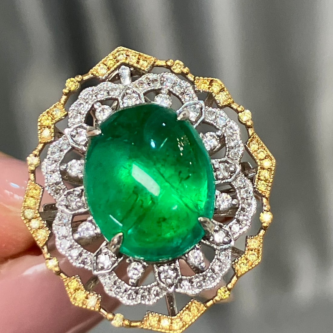 14k Gold 5.98 Ctw Vivid Green Natural Emerald & Diamond Ring/pendant( Without Chain ): Ref:230986443 // gold content:14k gold // ring size:7. 25us // // main gemstone:emerald // shape:oval // carat weight:5. 18ct // color:vivid green // treatment:natural // // adjacent gemstone 2 : diam