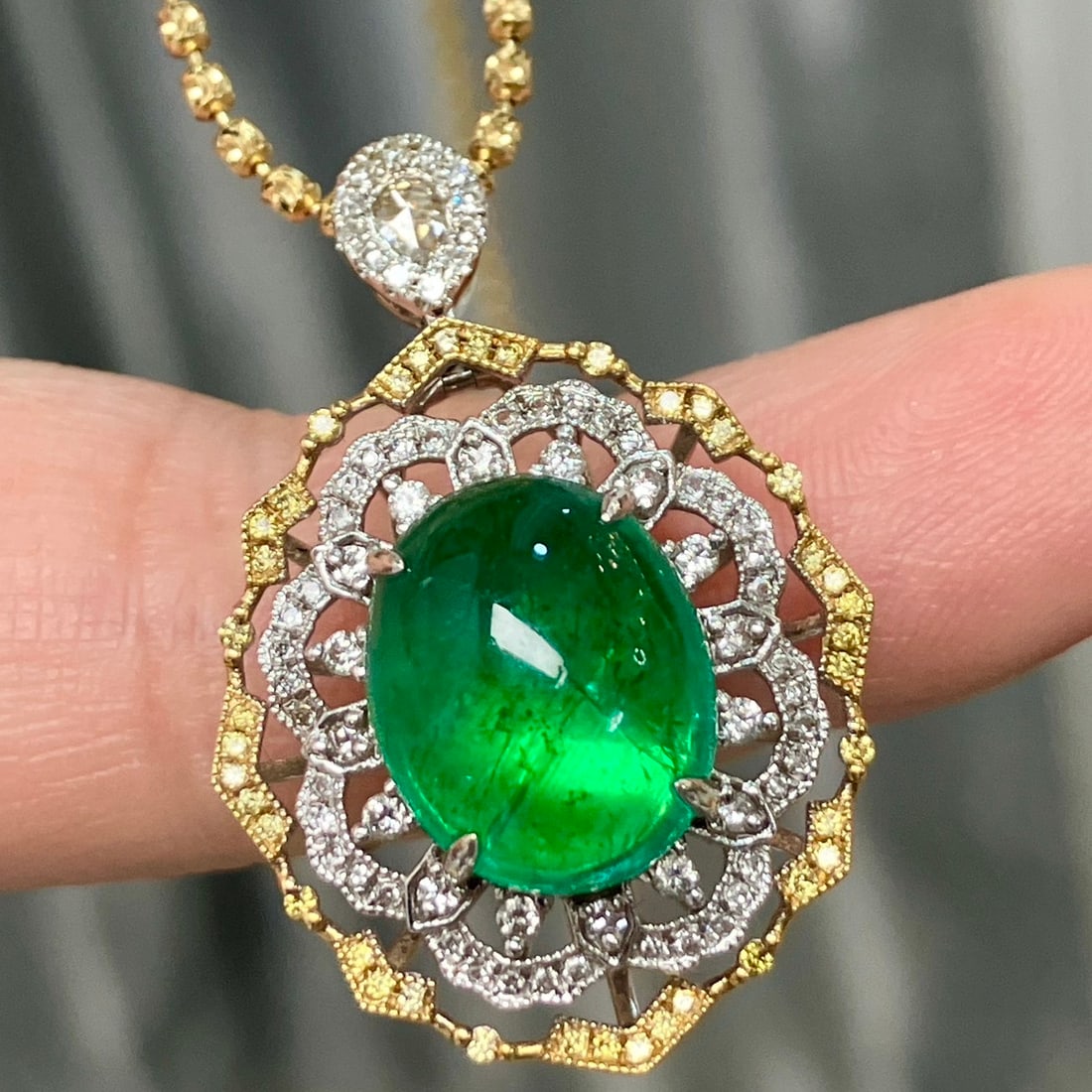 14k Gold 5.98 Ctw Vivid Green Natural Emerald & Diamond Ring/pendant( Without Chain ) - 5
