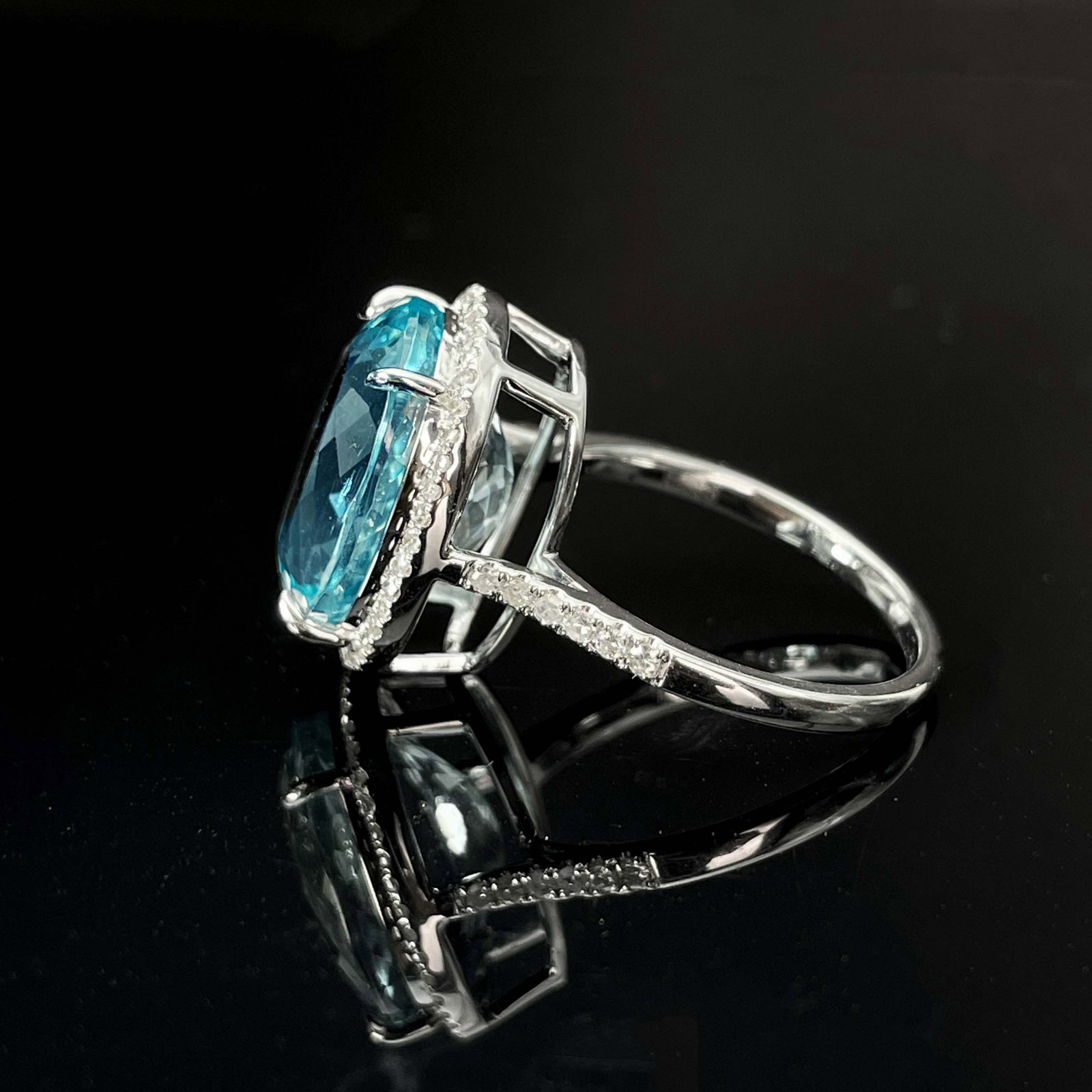 14k Gold 7.86 Ctw Natural Aquamarine & Diamond Ring - 3