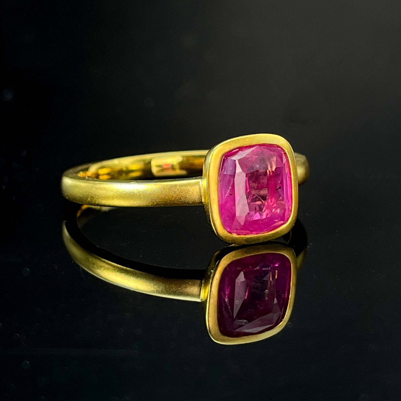 14k Gold 1.28 Ct Natural Padparadscha Sapphire Ring - 2
