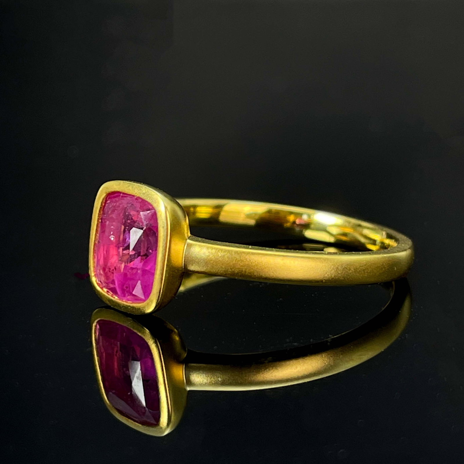 14k Gold 1.28 Ct Natural Padparadscha Sapphire Ring - 3
