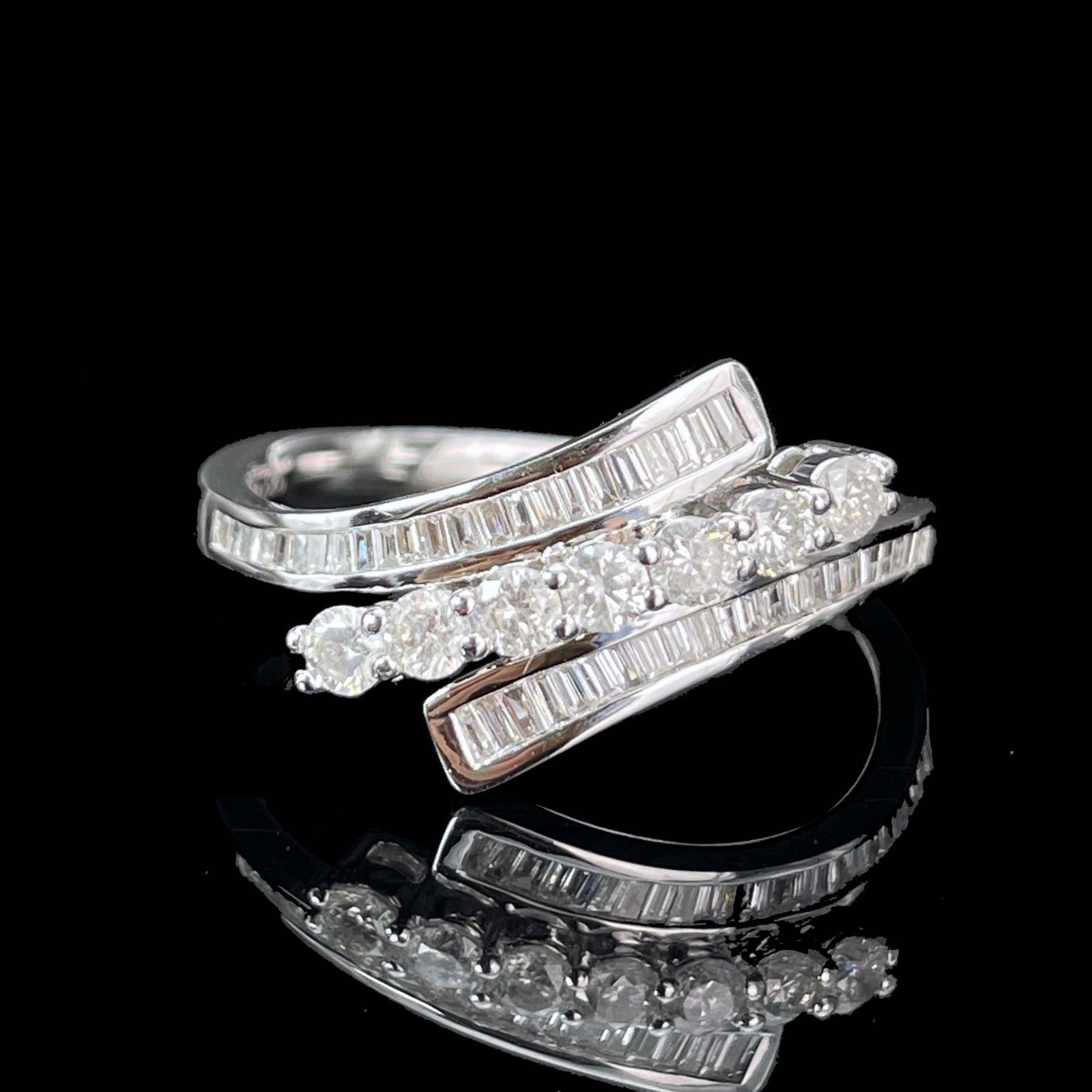 14k Gold 0.28 Ctw Natural H Diamond Ring - 2