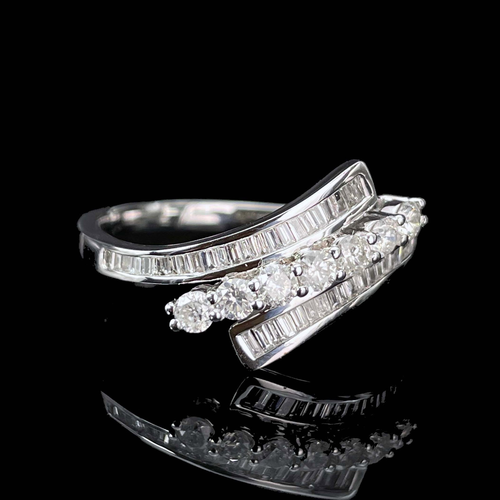 14k Gold 0.28 Ctw Natural H Diamond Ring - 4