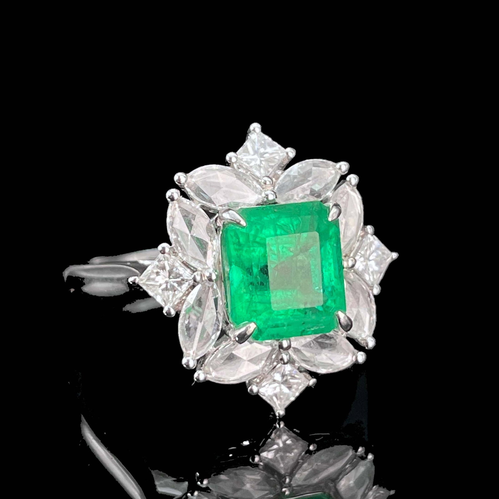 14k Gold 3.23 Ctw Natural Emerald & Diamond Ring - 2