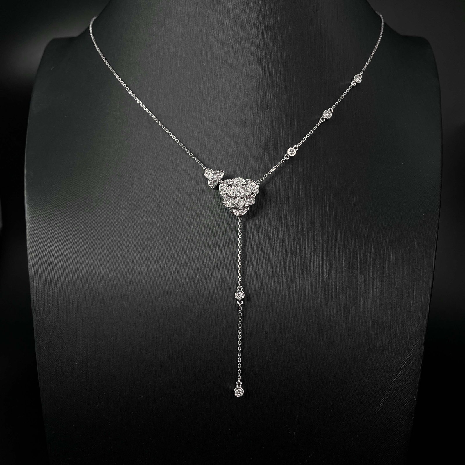 14k Gold 0.6 Ct Natural H Diamond Necklace: Ref:230987021 // gold content:14k gold // main gemstone:diamond // shape:round // carat weight:0. 6ct // color:h // treatment:natural // cut grade:g // // adjacent gemstone 2 : diamond // shape:round
