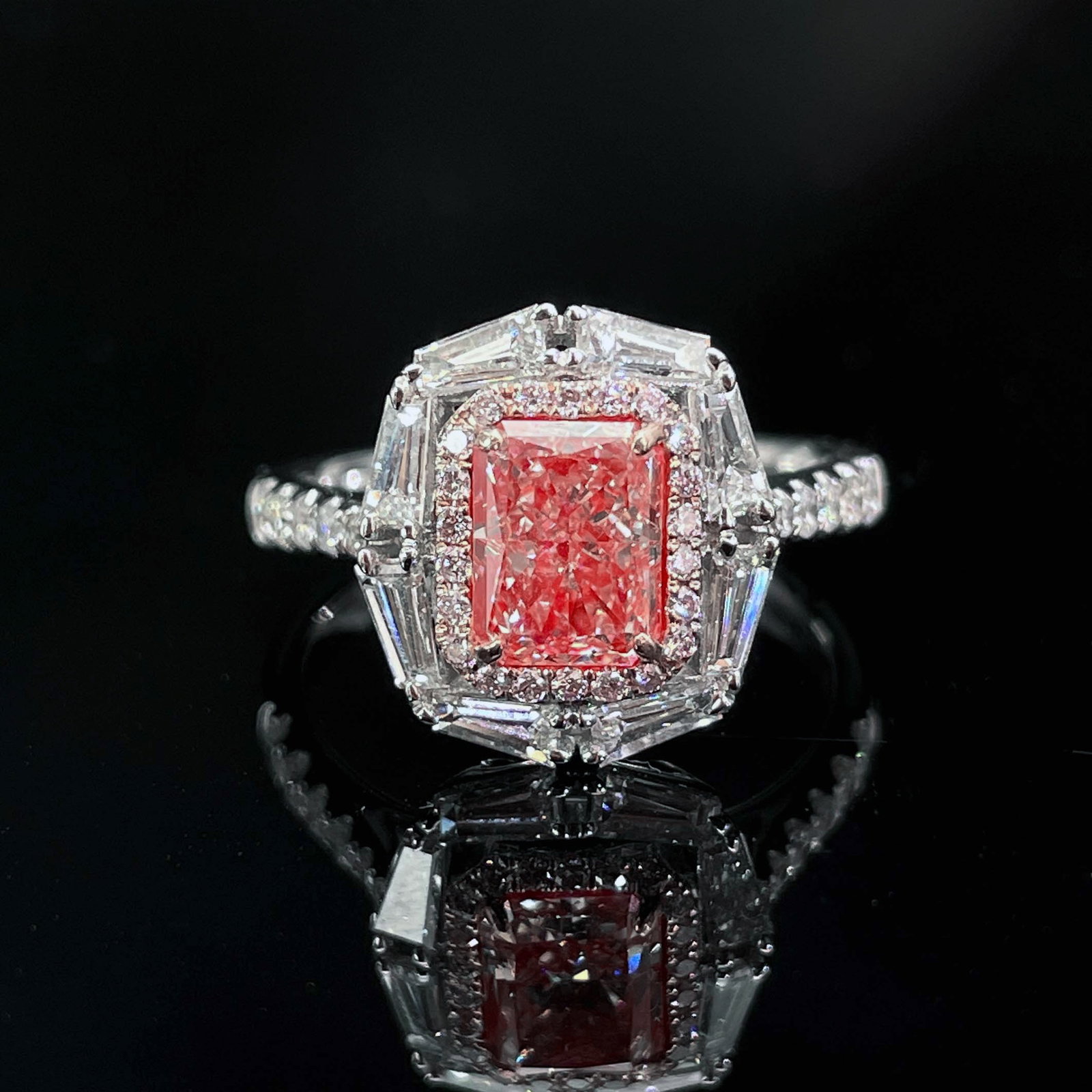 14k Gold 1.29 Ctw Natural Pink Diamond & Diamond Ring: Ref:230987022 // gold content:14k gold // ring size:7. 25us // // main gemstone:pink diamond // number of stones:1 // shape:cushion // carat weight:1. 0ct // color:pink // treatment:natural // cut gra