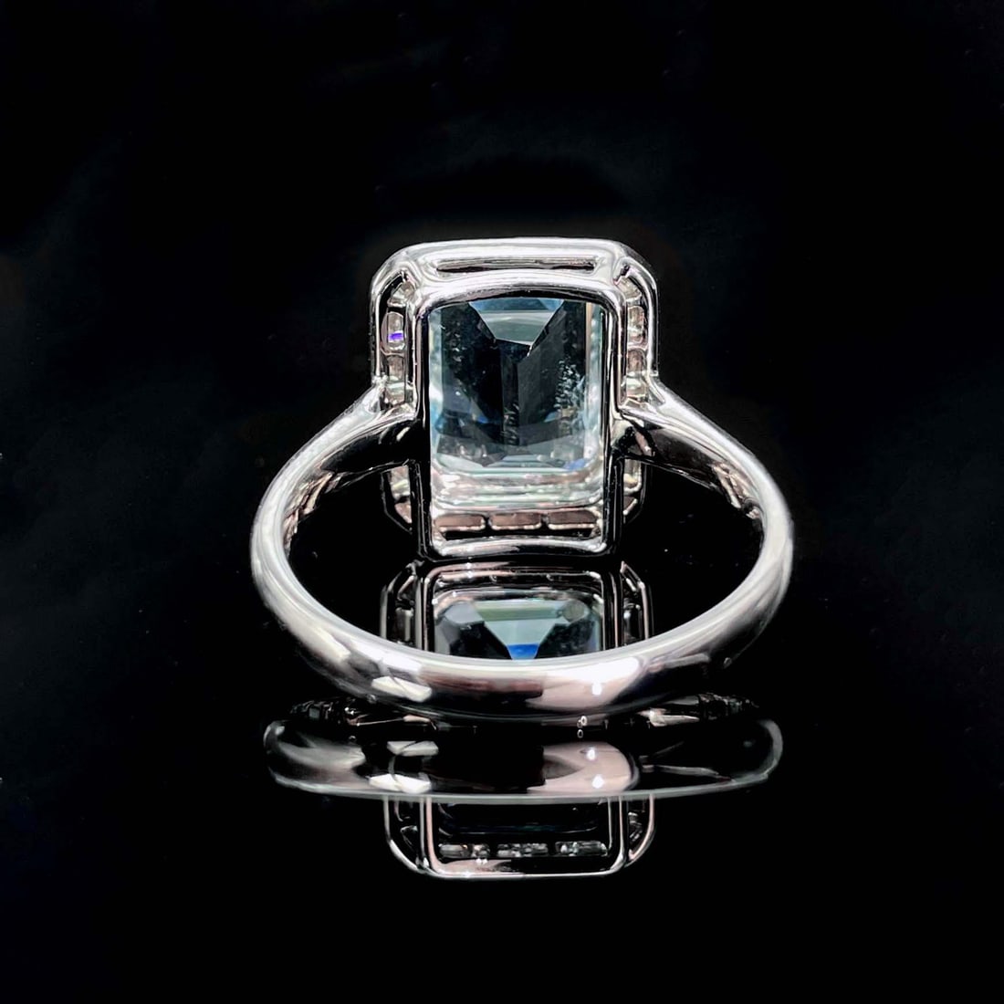 14k Gold 4.30 Ctw Natural Aquamarine & Diamond Ring - 4