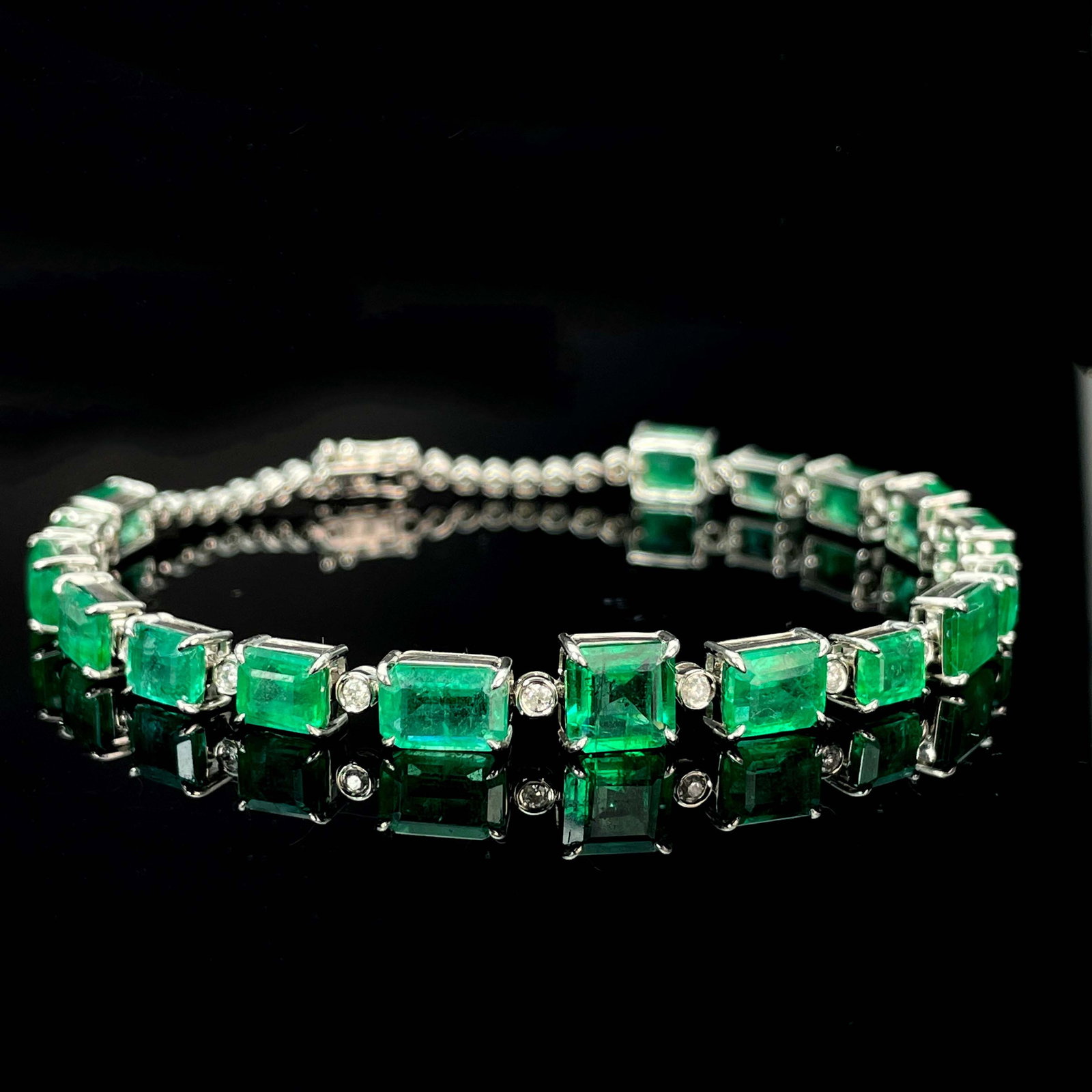 14k Gold 10.5 Ct Natural Emerald & Diamond Bracelet - 2