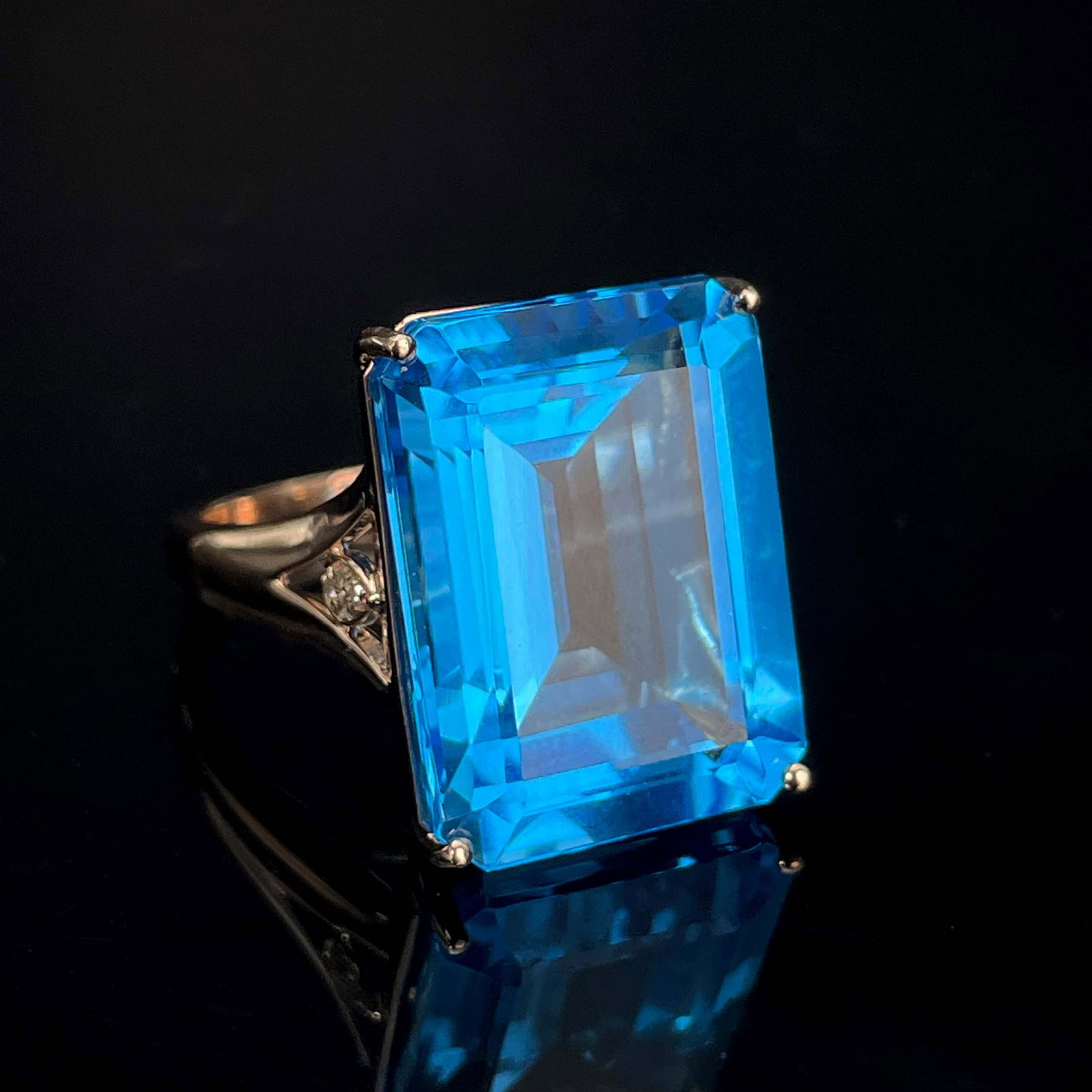 14k Gold 26.64 Ctw Natural Topaz & Diamond Ring - 2