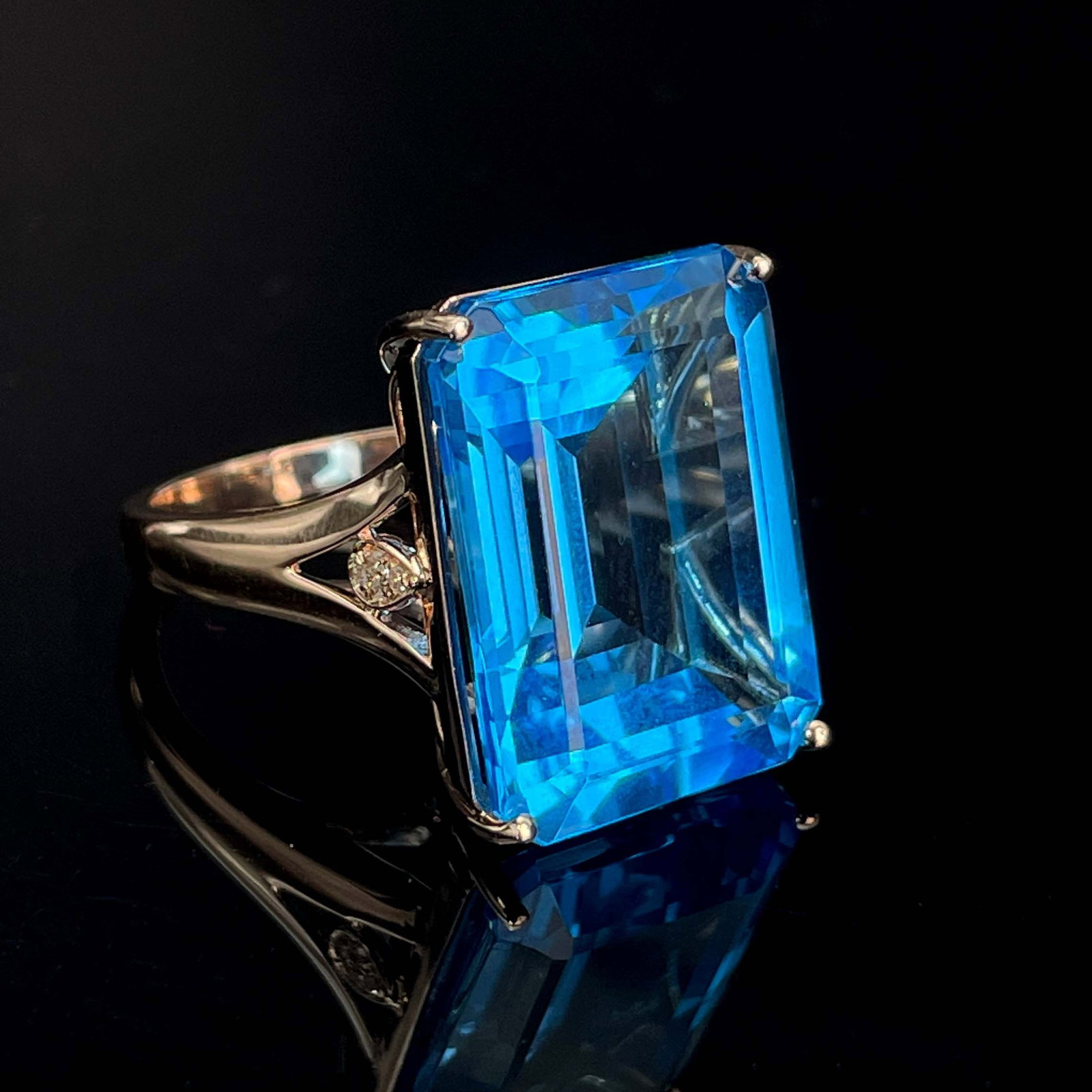 14k Gold 26.64 Ctw Natural Topaz & Diamond Ring - 5