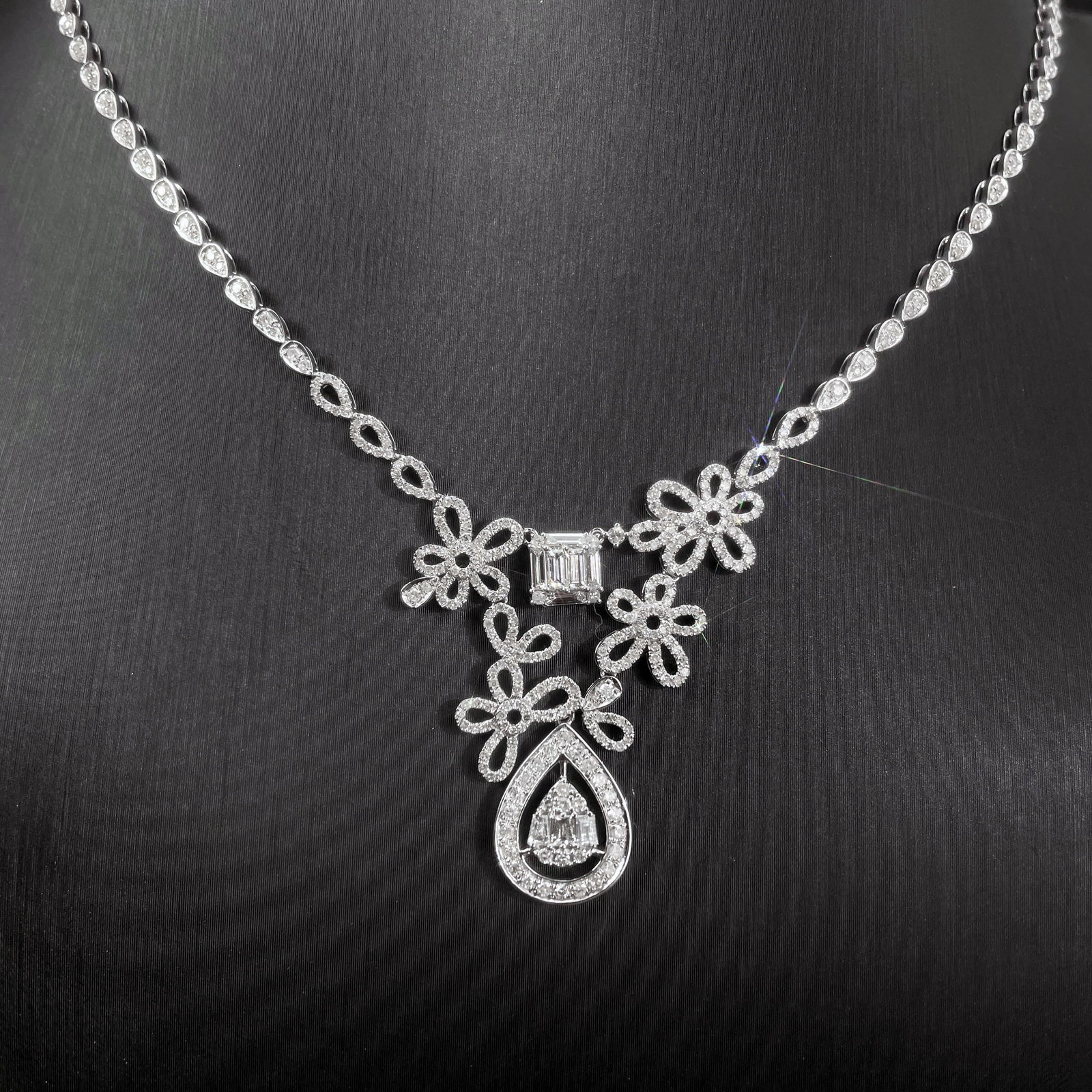 14k Gold 1.1 Ct Natural H Diamond Necklace - 2