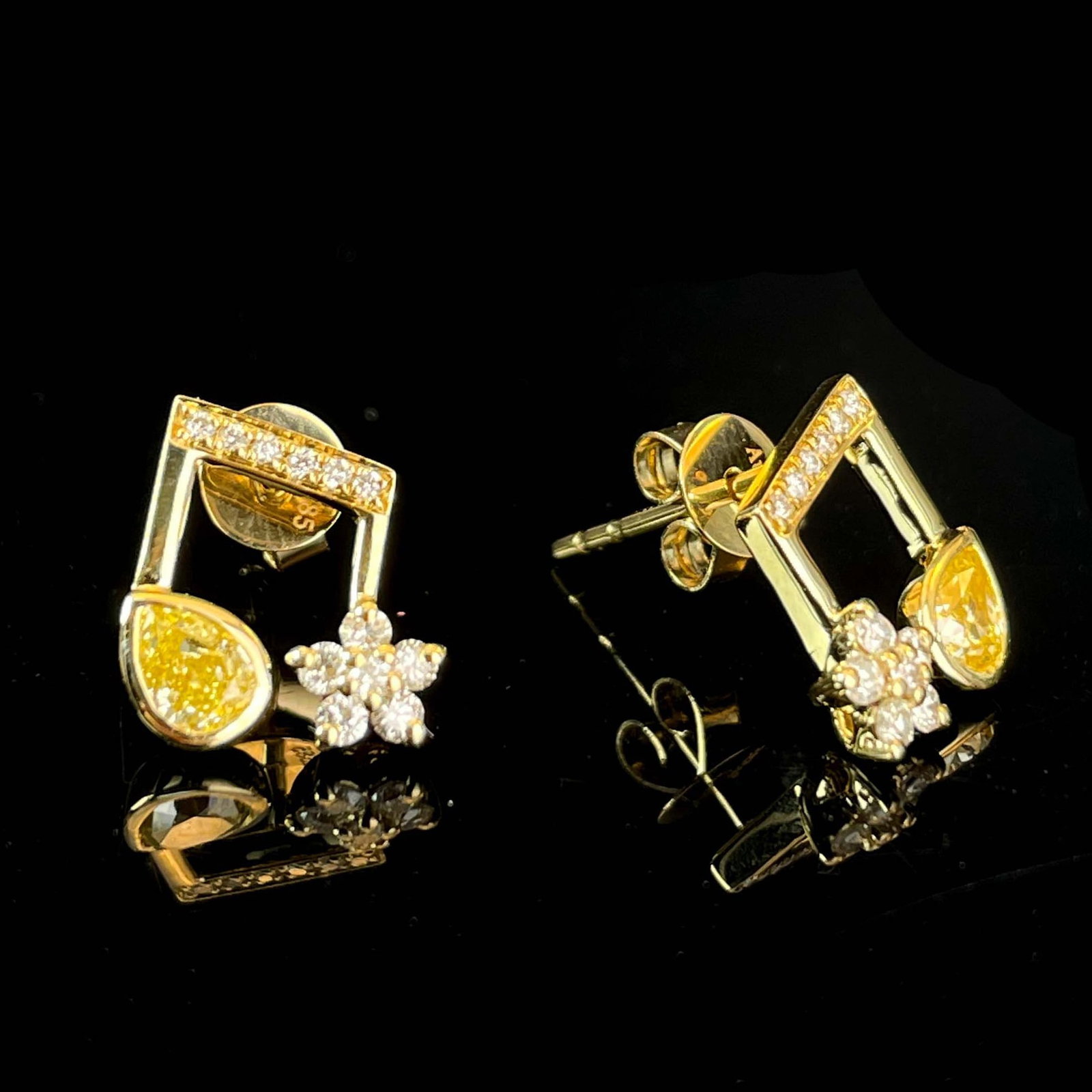 14k Gold 0.52 Ctw Natural Yellow Diamond & Diamond Earrings - 3