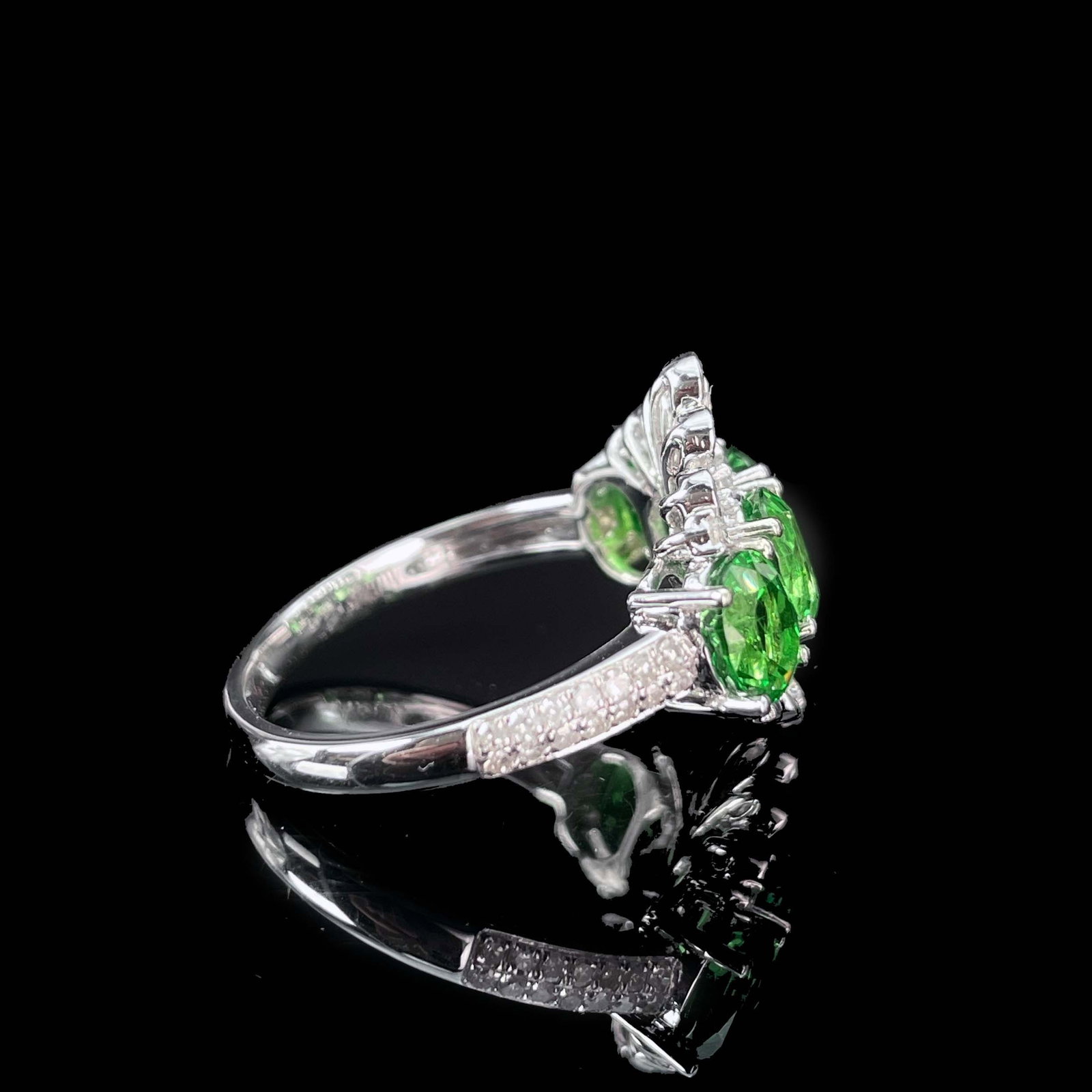 14k Gold 3.32 Ctw Natural Tsavorite & Diamond Ring - 4