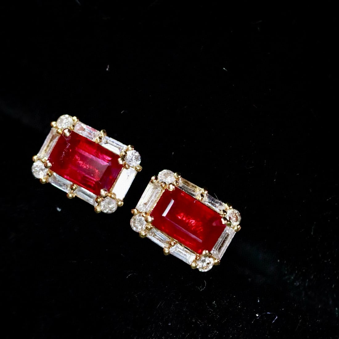 14k Gold 1.05 Ctw Natural Ruby & Diamond Earrings - 3