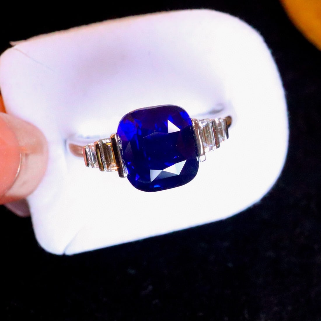 14k Gold 3.72 Ctw Natural Sapphire & Diamond Ring: Ref:230987048 // gold content:14k gold // ring size:7. 25us // // main gemstone:sapphire // shape:cushion // carat weight:3. 5ct // color:blue // treatment:natural // cut grade:g // // adjacent