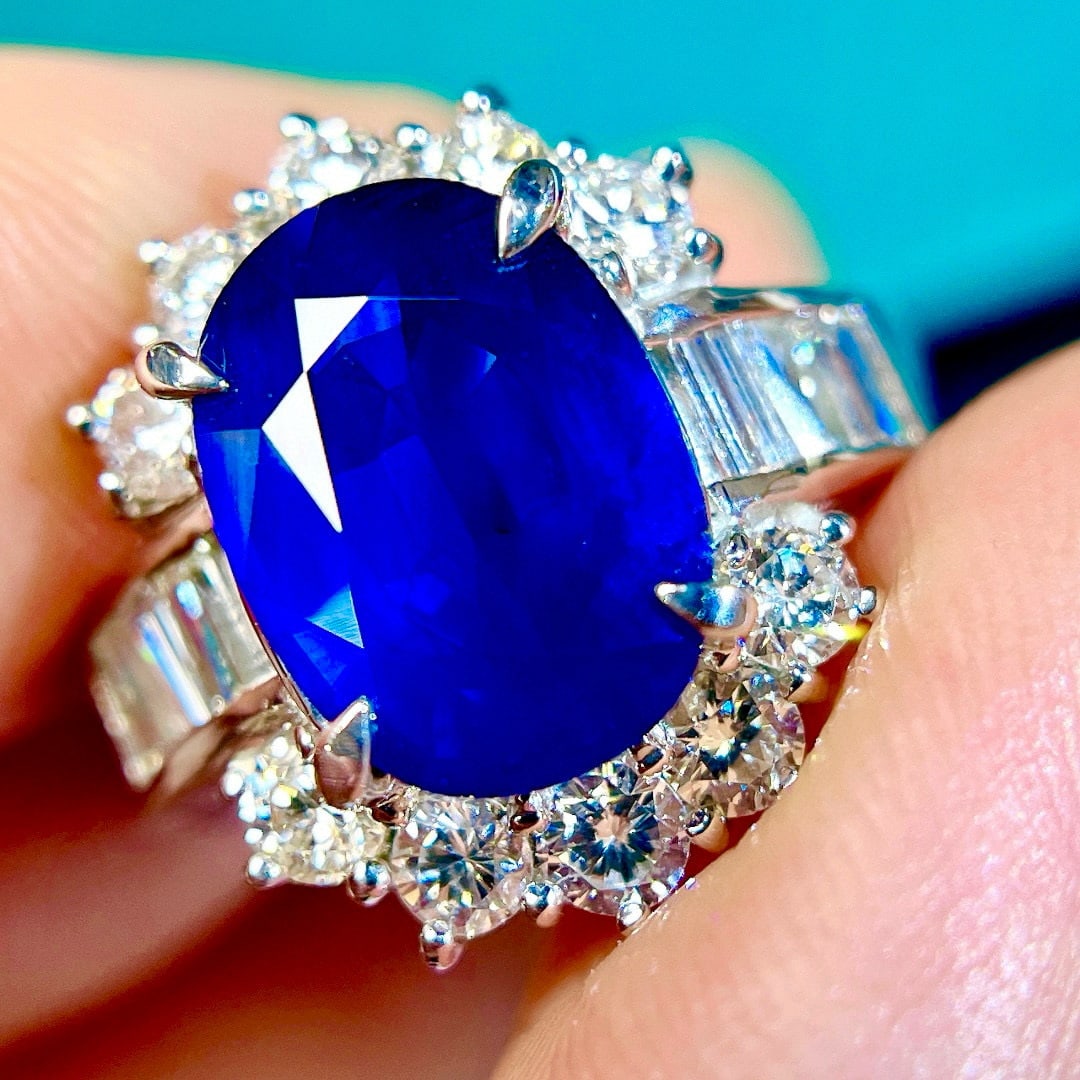 14k Gold 5.8 Ctw Natural Sapphire & Diamond Ring - 2