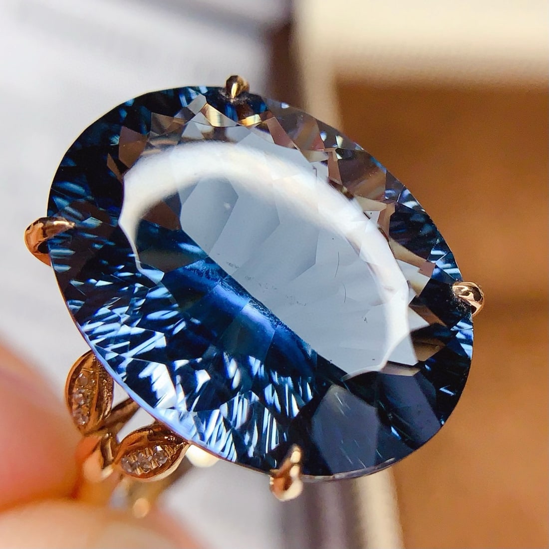 14k Gold 14 Ct Natural Topaz & Diamond Ring: Ref:230987071 // gold content:14k gold // ring size:7. 25us // // main gemstone:topaz // shape:oval // carat weight:14ct // color:blue // treatment:natural // cut grade:g // // adjacent gemstone 2 :