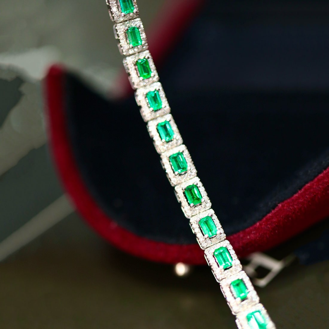 14k Gold 3.67 Ctw Natural Emerald & Diamond Bracelet - 2