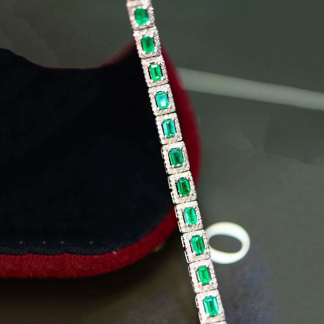 14k Gold 3.67 Ctw Natural Emerald & Diamond Bracelet - 3