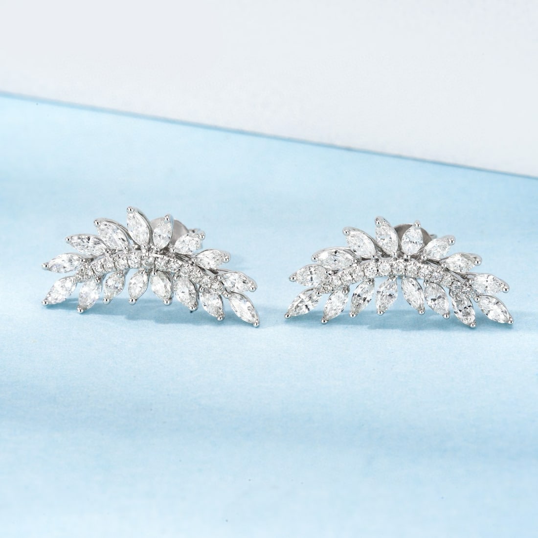 14k Gold 1.02 Ctw Natural H Diamond Earrings: Ref:230987099 // gold content:14k gold // main gemstone:diamond // shape:marquise // carat weight:0. 94ct // clarity grade:vs-si // color:h // treatment:natural // cut grade:g // // adjacent gemstone