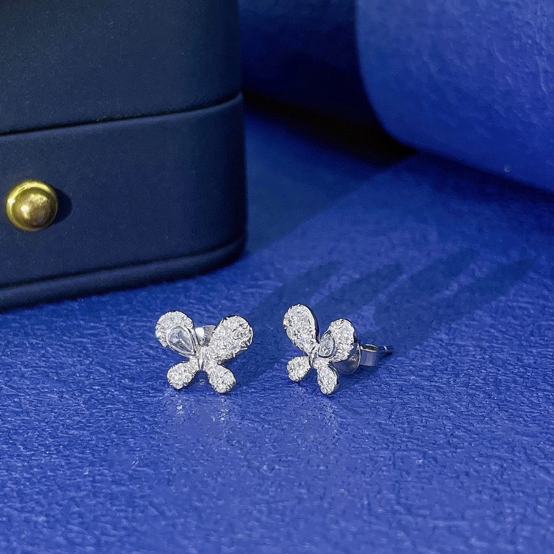 14k Gold 0.34 Ctw Natural H Diamond Earrings - 4